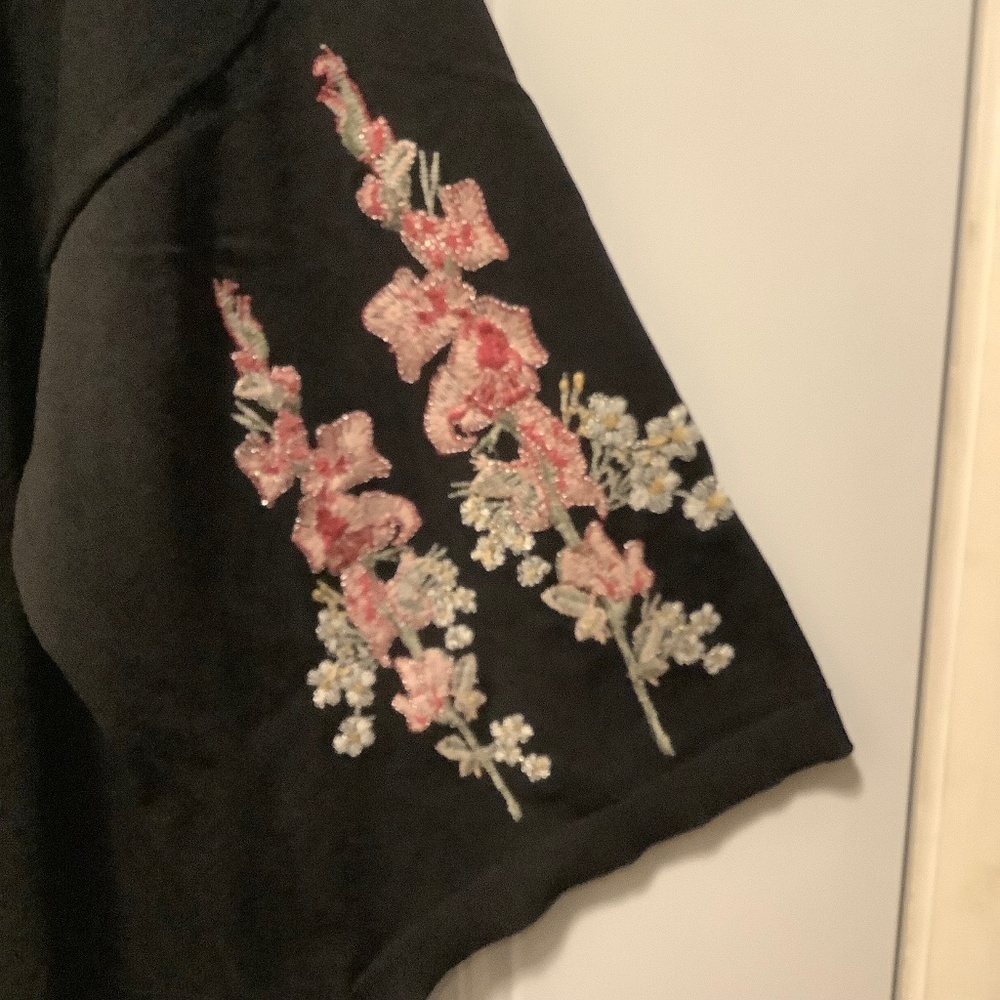 International Concepts| 2X Knit Embroidered 3/4 Sleeve Relaxed Feminine Drapey - Picture 7 of 9